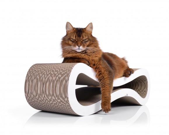 Handgefertigte Kratzmöbel aus Wellpappe für Katzen - Cat Racer Design Kratzmoebel Fsc Zertifizierte Wellpappe Nachhaltig Weiss Unifarben 000x 618x463.5
